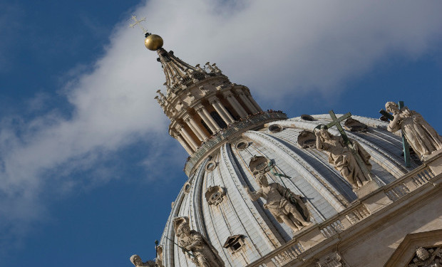 Vittima di abusi protesta in Vaticano contro la nomina di Fernández a prefetto del Dicatero per la Fede